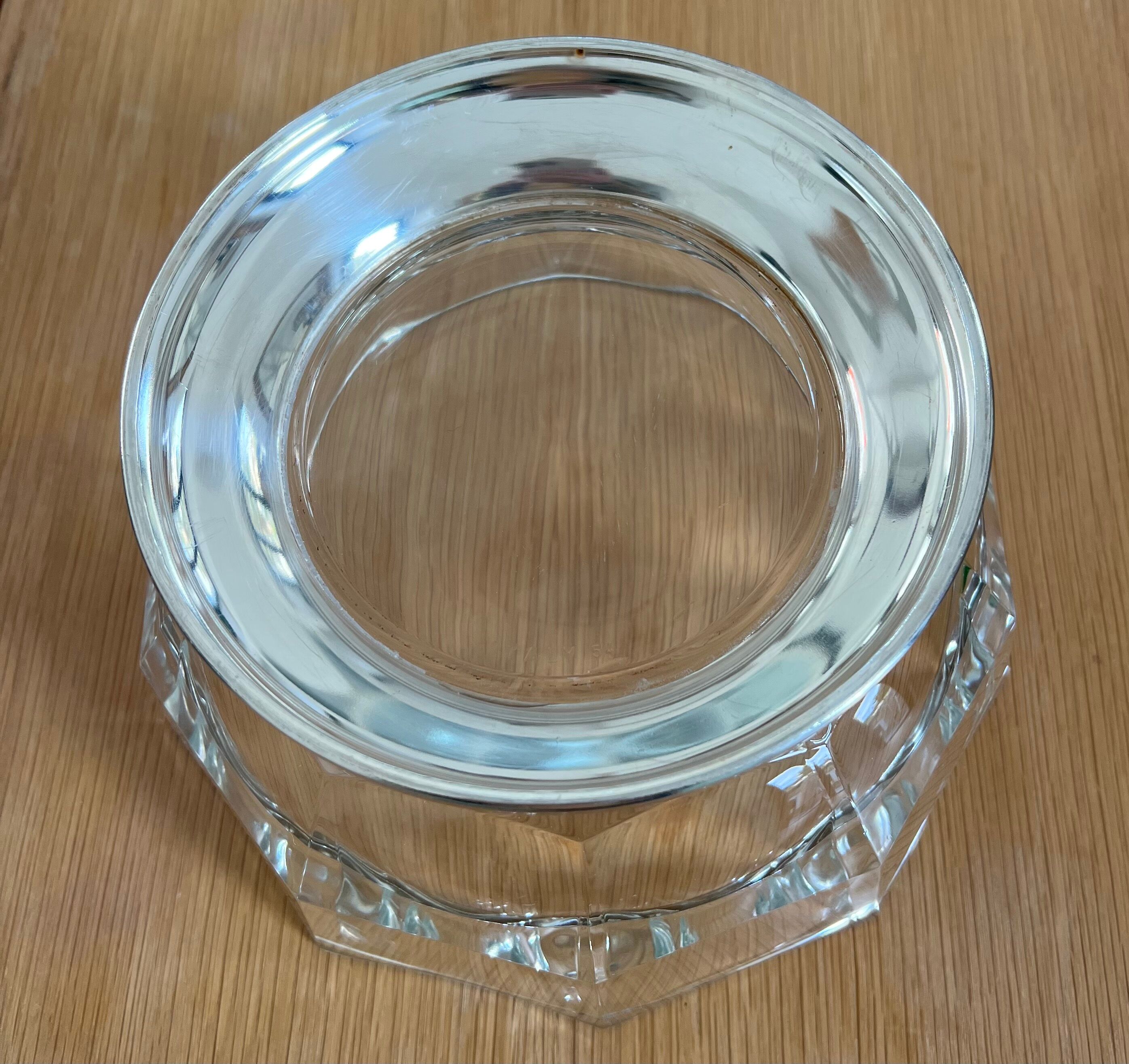 Cut crystal bowl, silver metal base