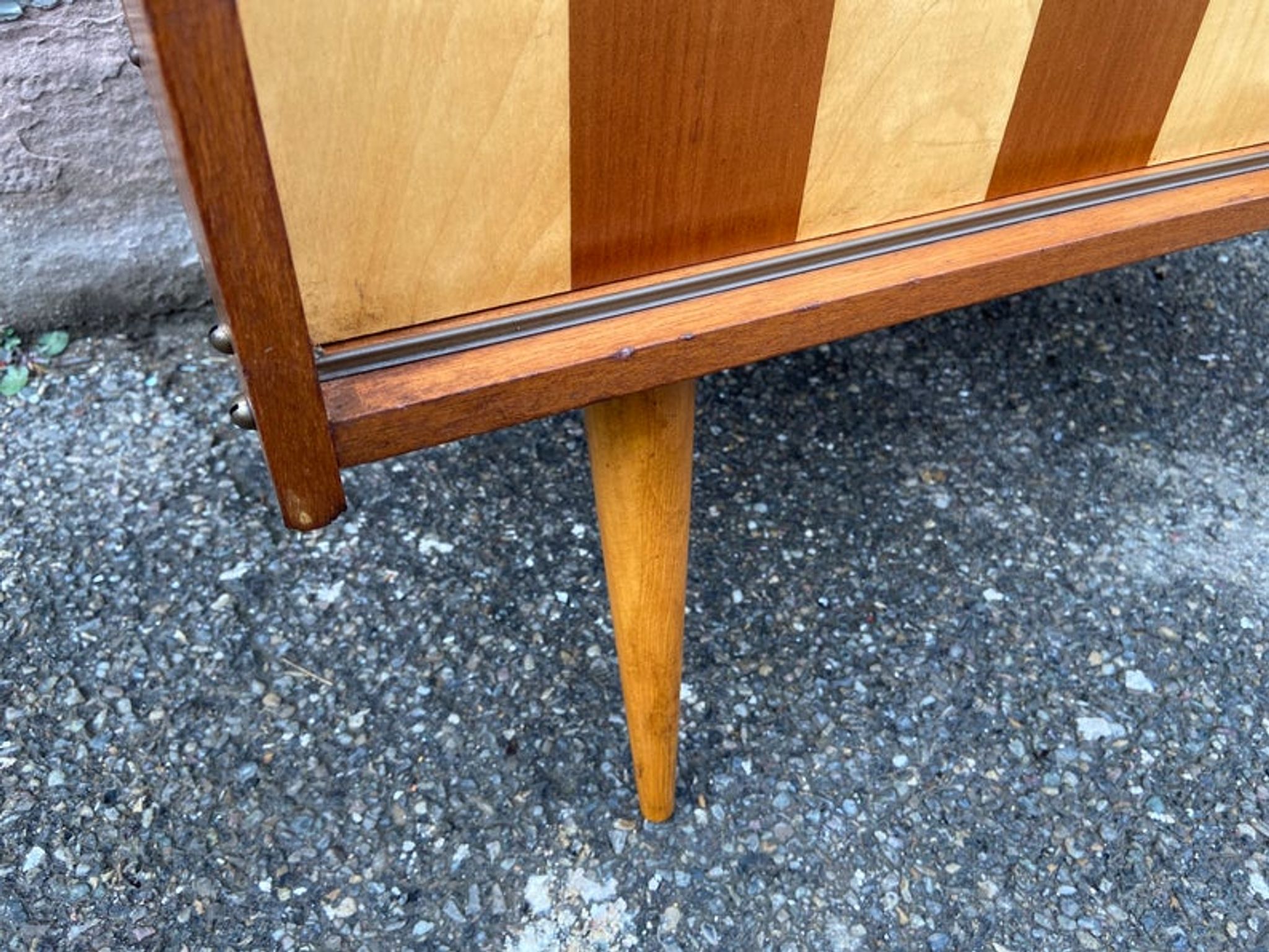 Petit meuble d’appoint pieds compas vintage design 1960
