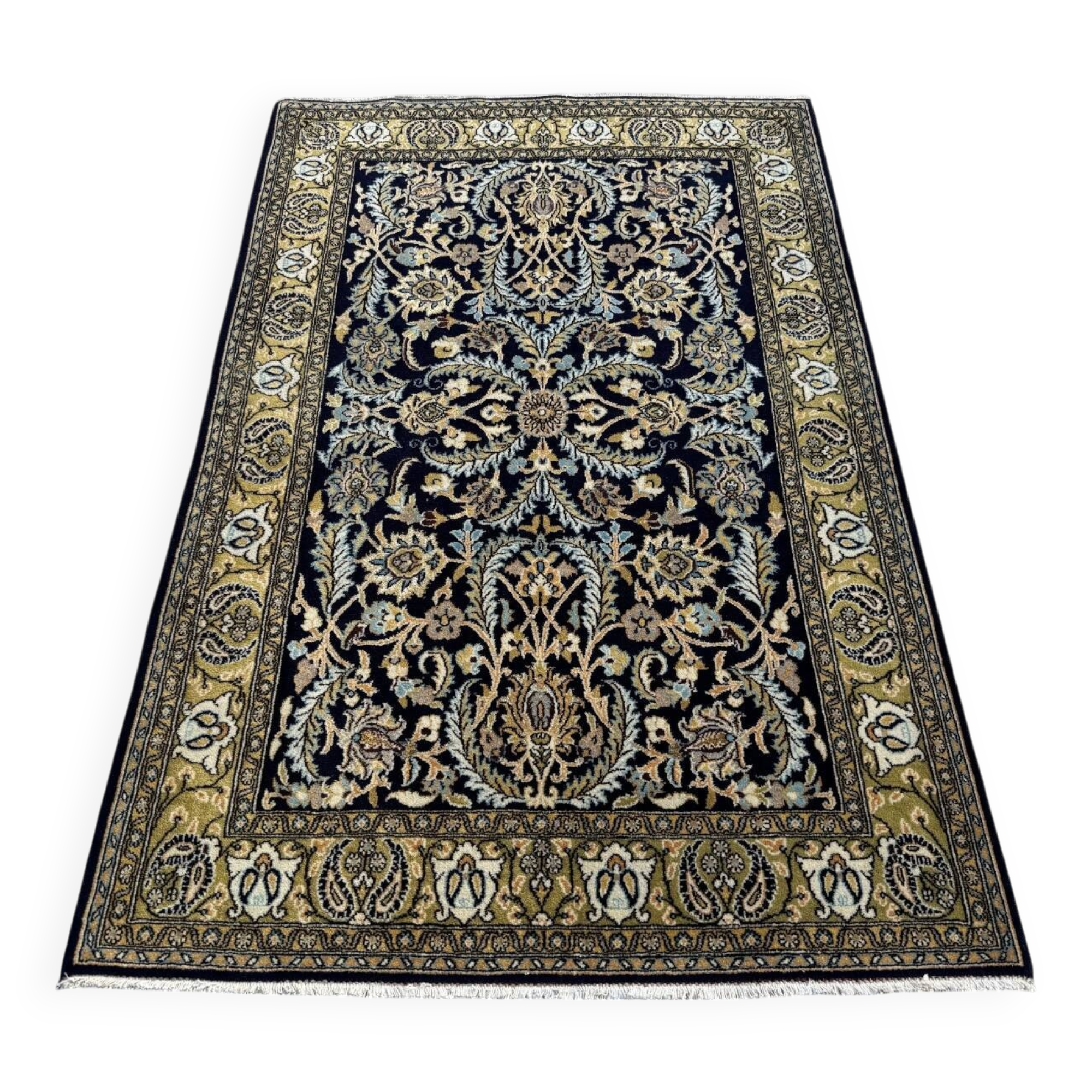 Persian Goum rug, circa 1960. 160x103 cm