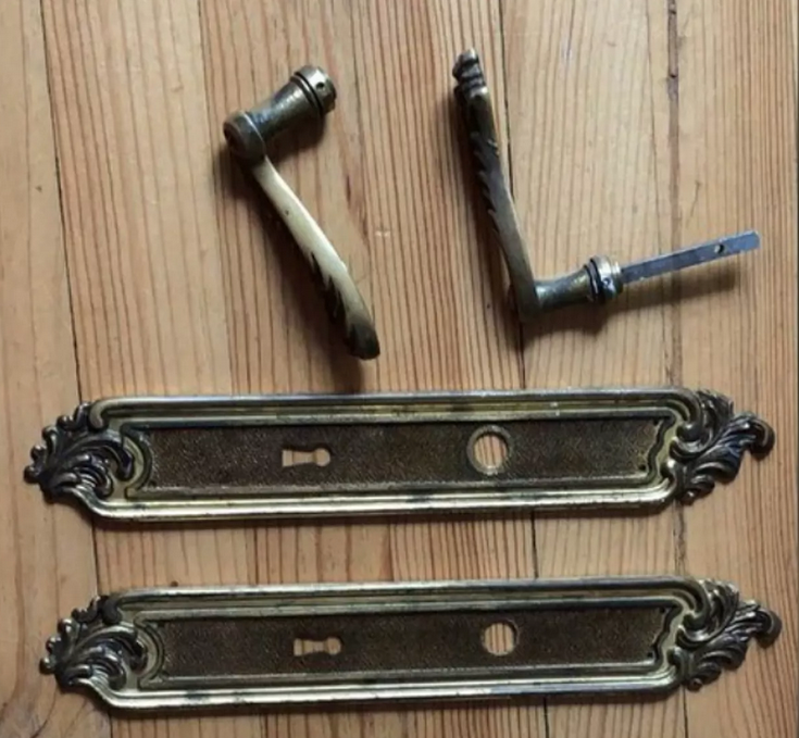 Door plates and door handles from the 70s