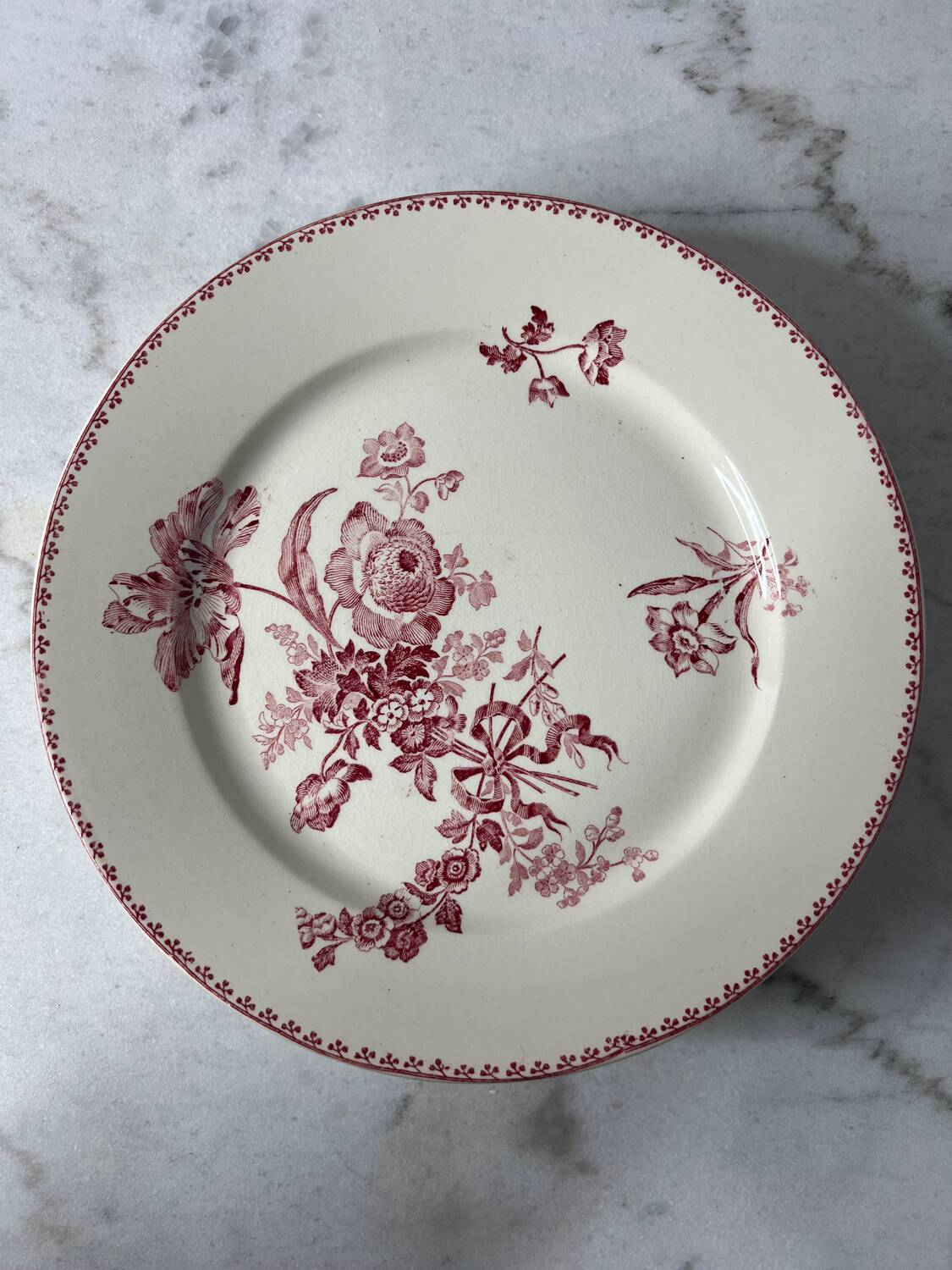 Set of five flat Fontanges plates.