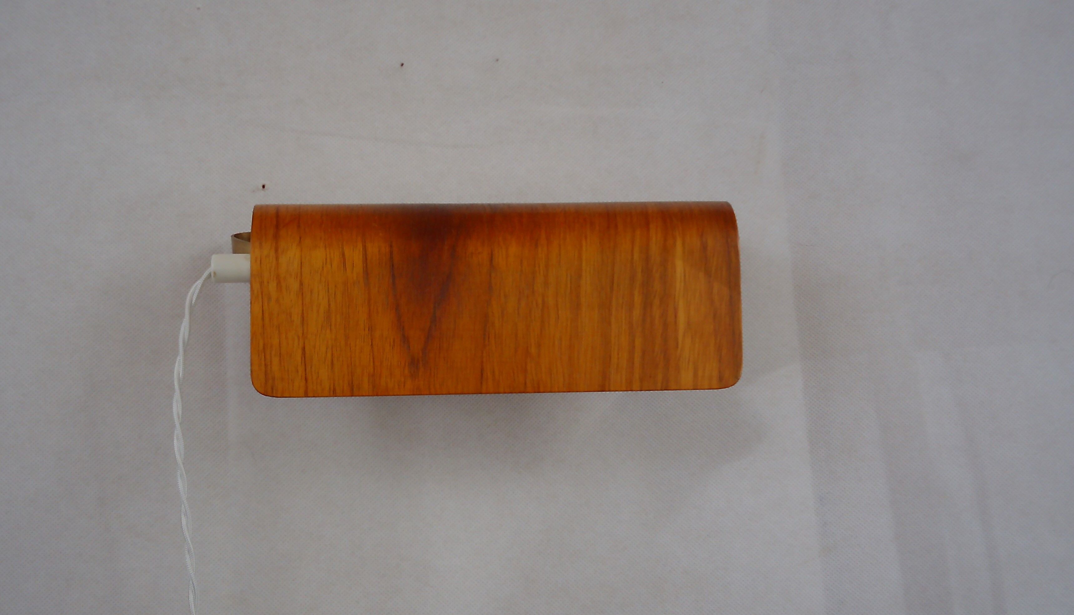 Pair of teak bedside sconces, model V321 from Nator