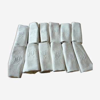 12 anciennes serviettes de table en coton damassé monogrammées MD