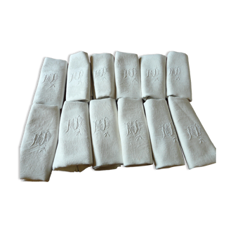 12 anciennes serviettes de table en coton damassé monogrammées MD