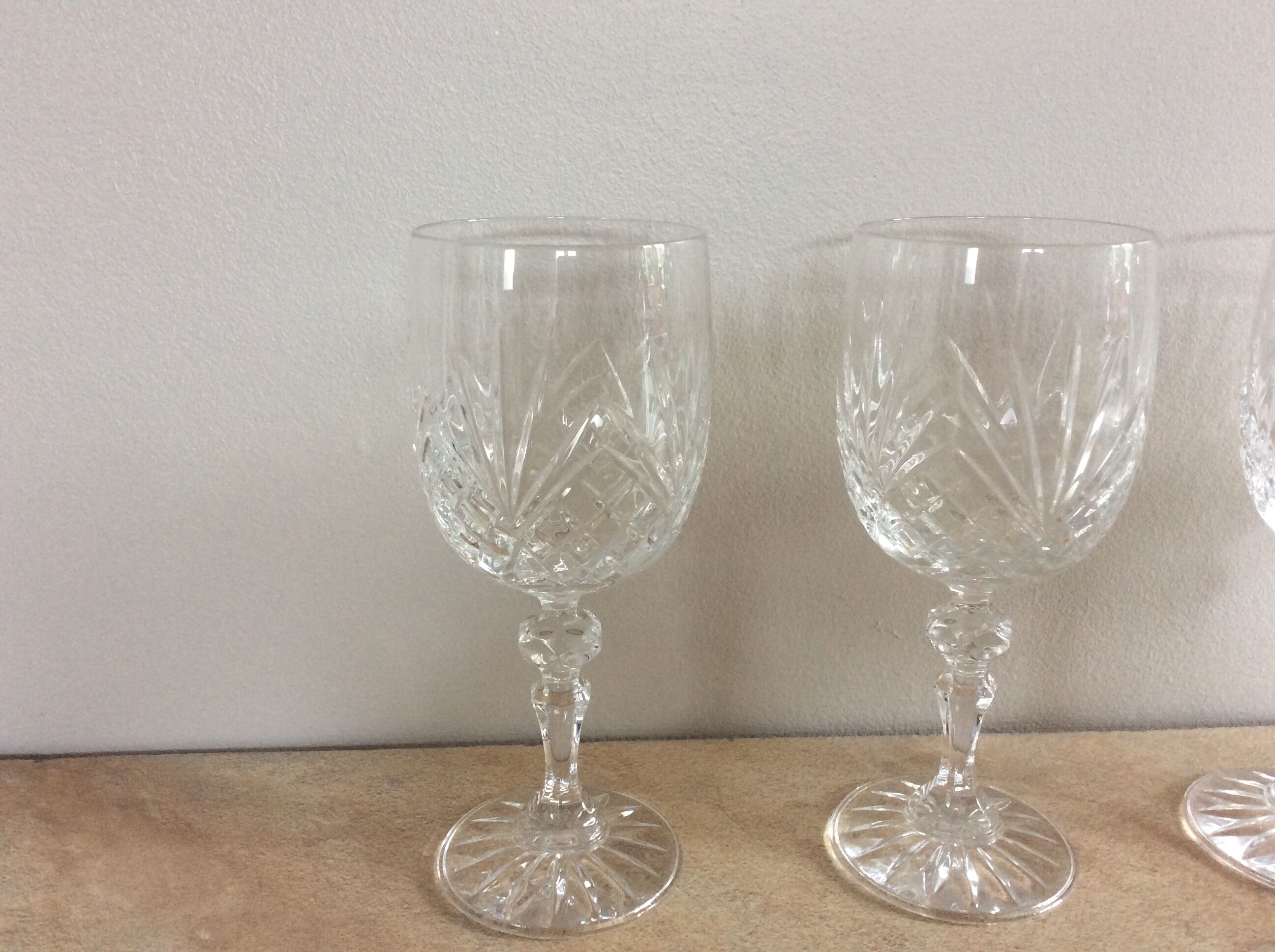 4 crystal wine glasses