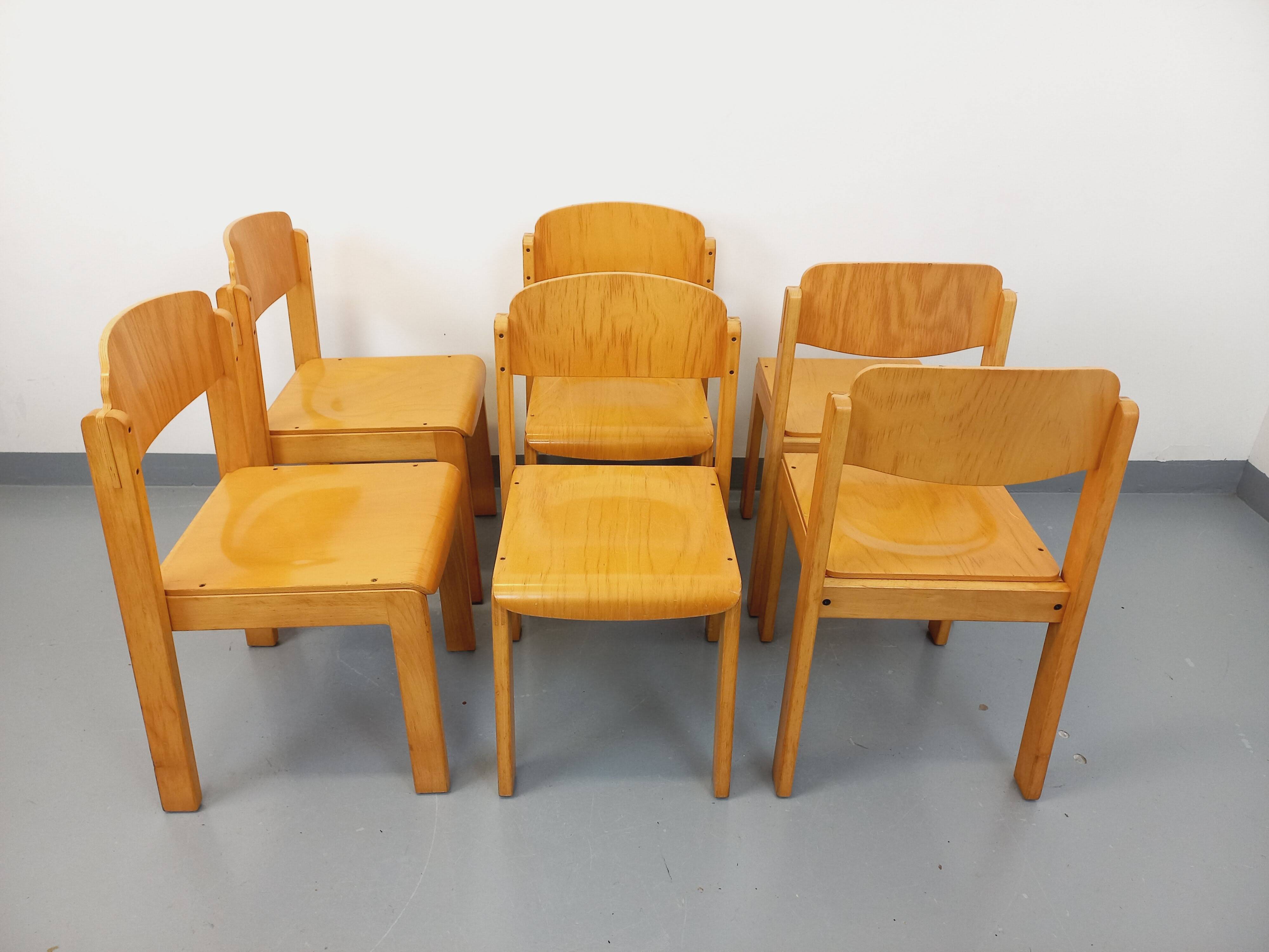 Set of 6 vintage minimalist beech wood chairs from the 70s and 80s.