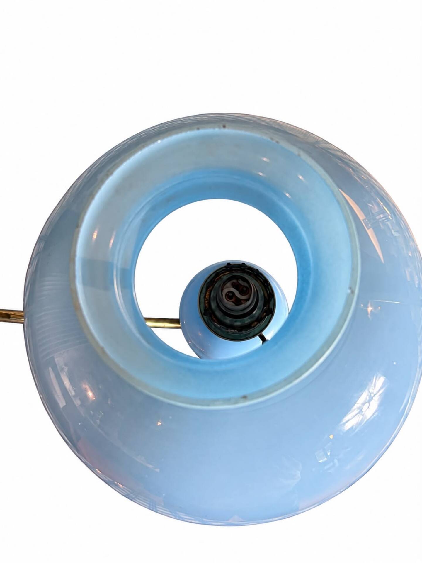 Suspension in electrified blue opaline.