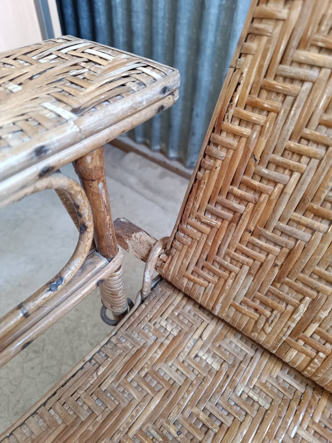 Sunbed - Vintage rattan wicker deckchairs