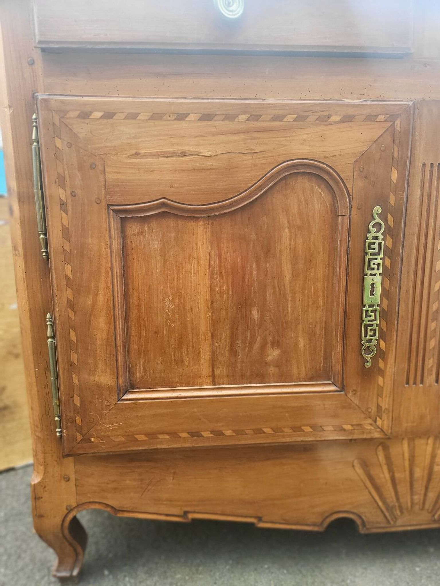 Antique solid wood buffet – marquetry and curved legs – 19th century