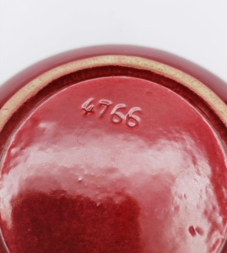 Elephant red ceramic box