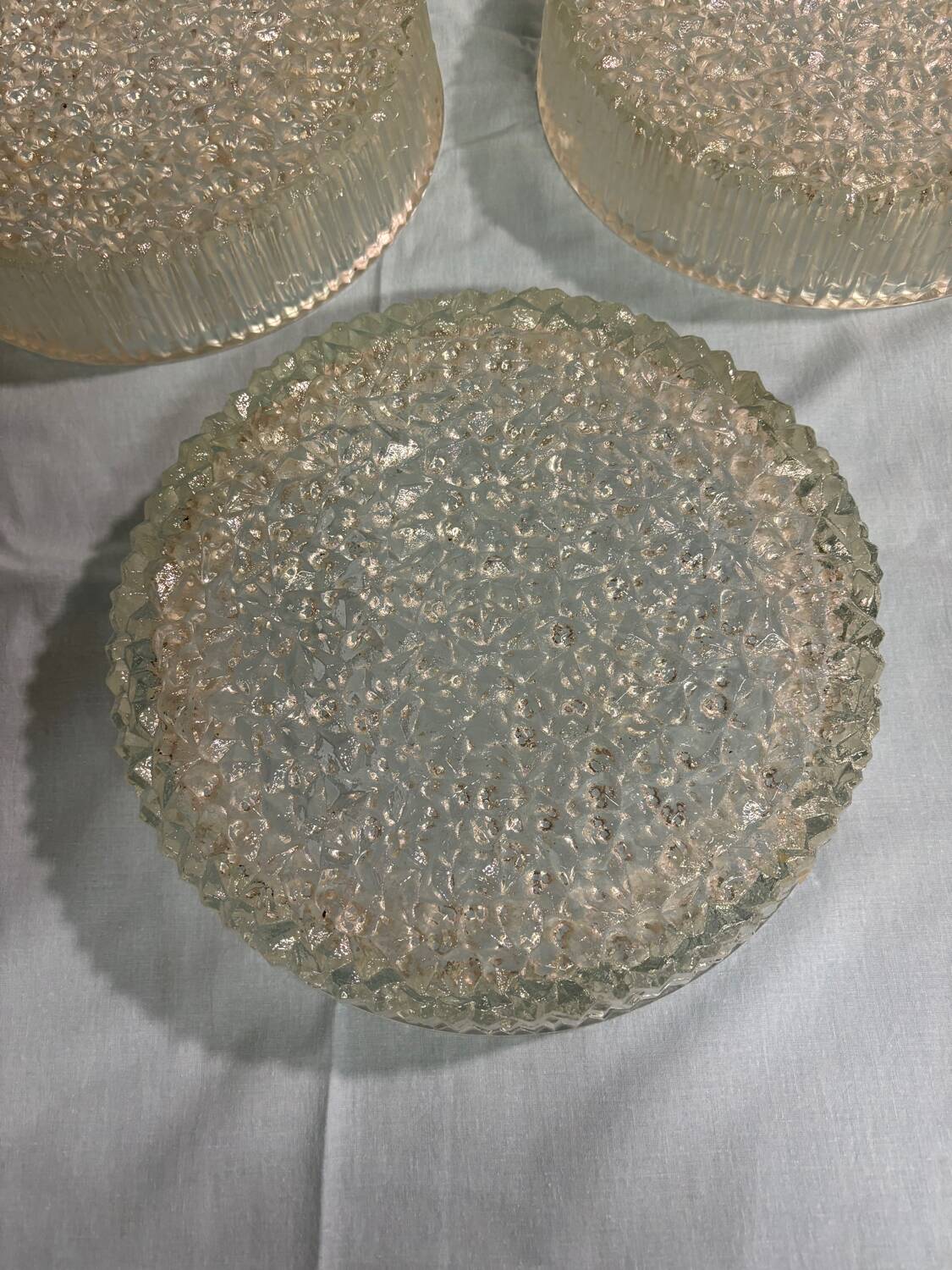 Globe en verre moulé