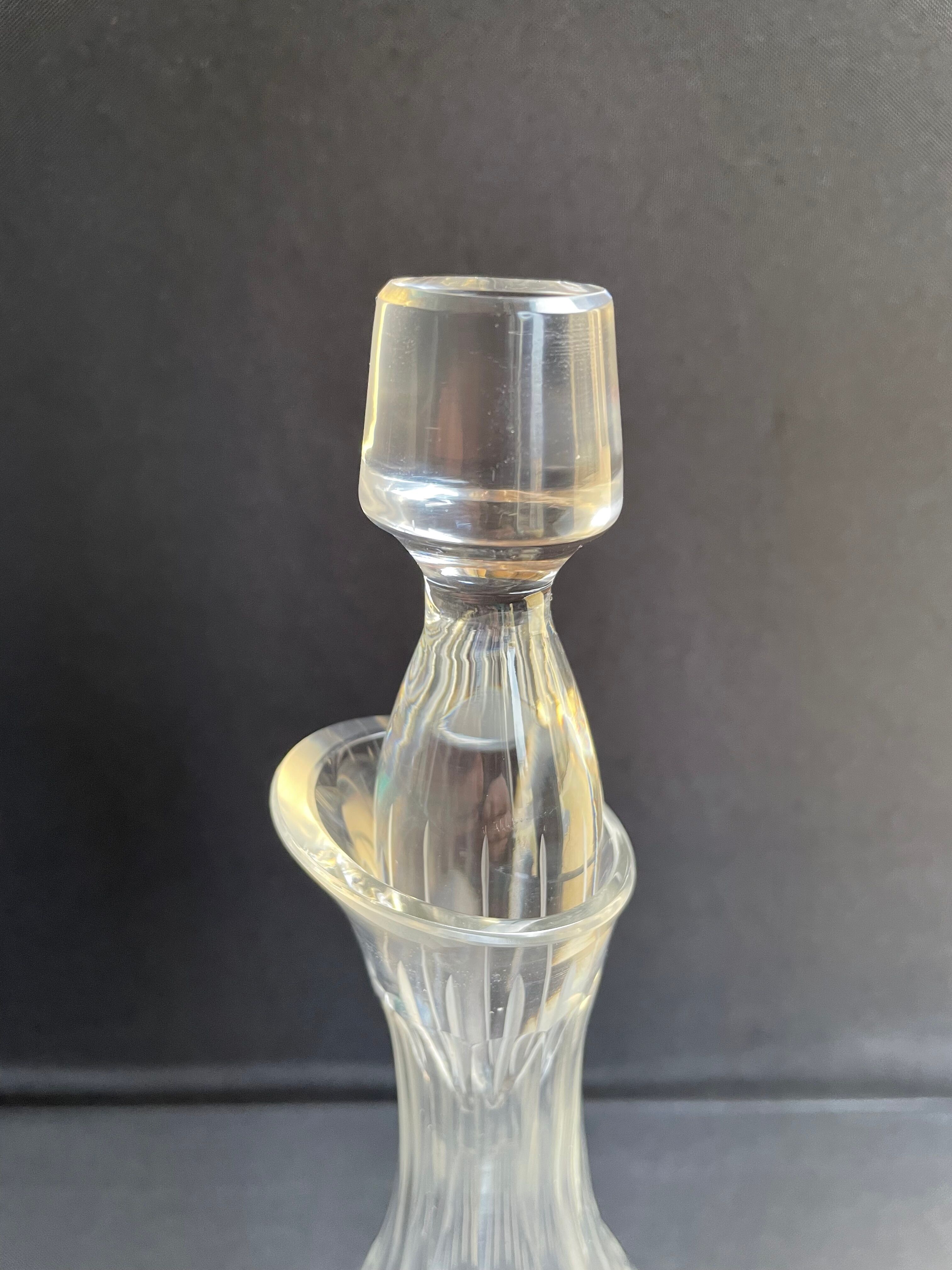 Carafe en cristal soufflé et taillé