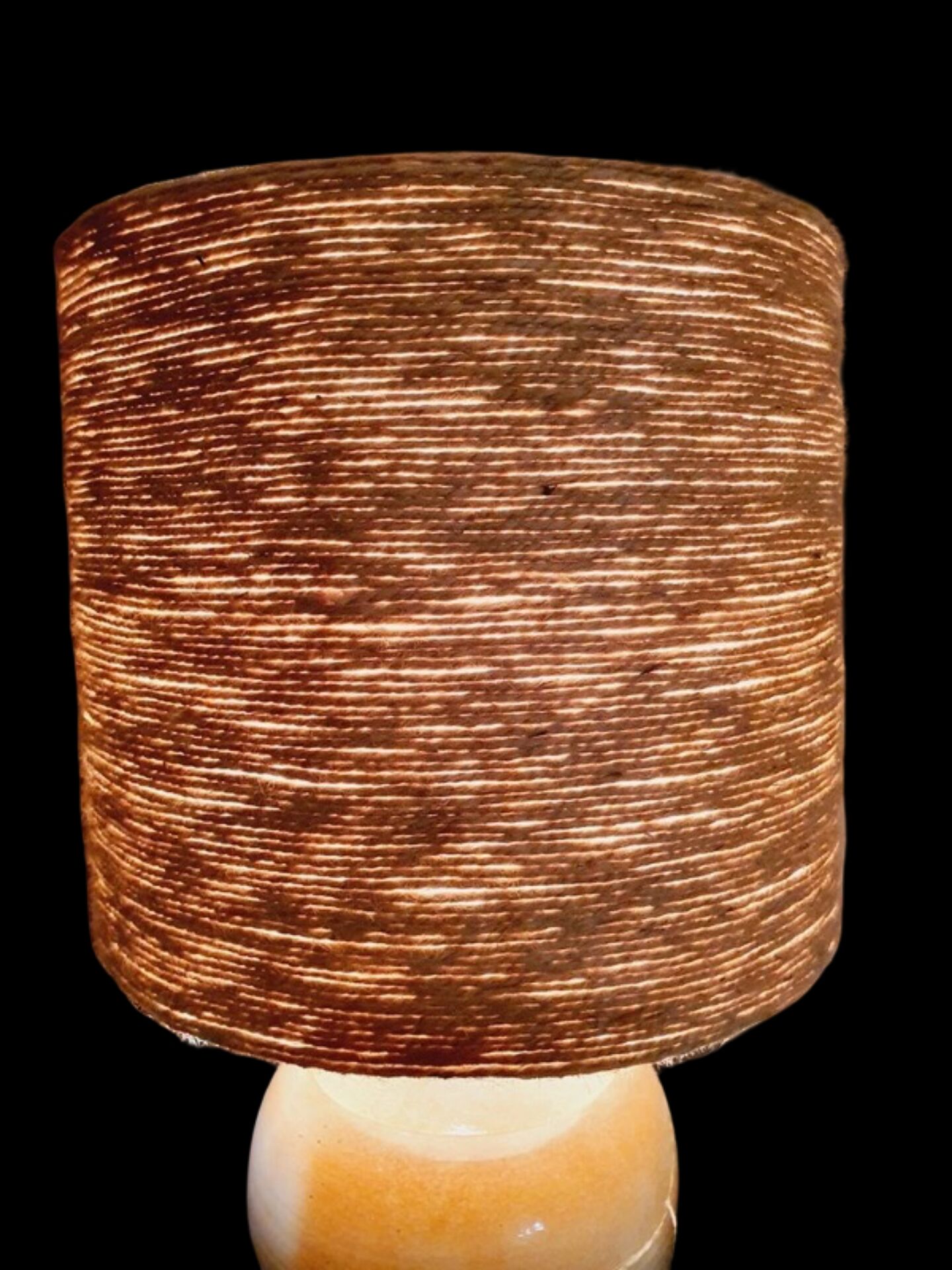 Handcrafted lamp in stoneware and jute fabric: wabi-sabi spirit (1970s-80s)