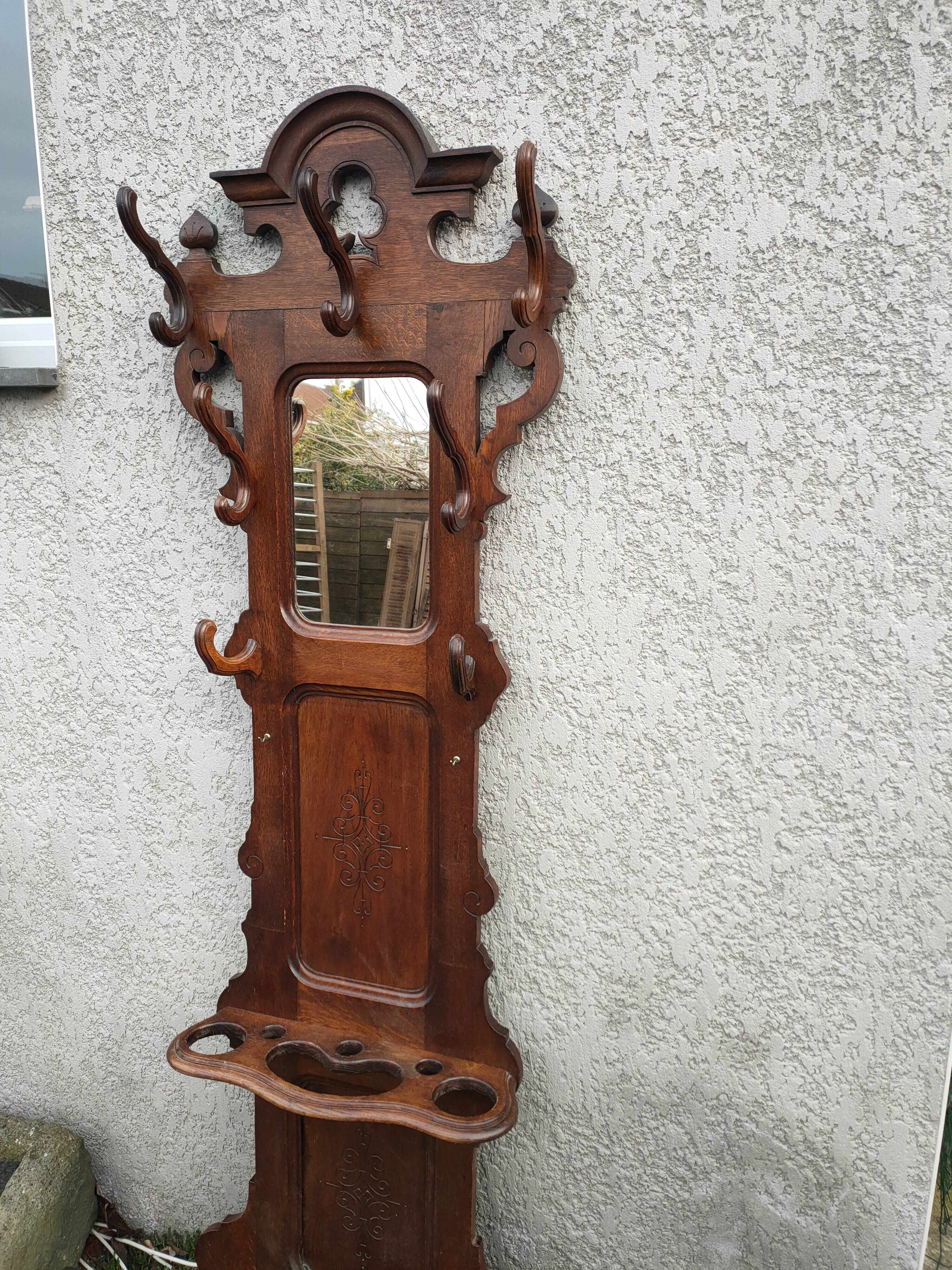 free-standing locker room in solid oak 1900