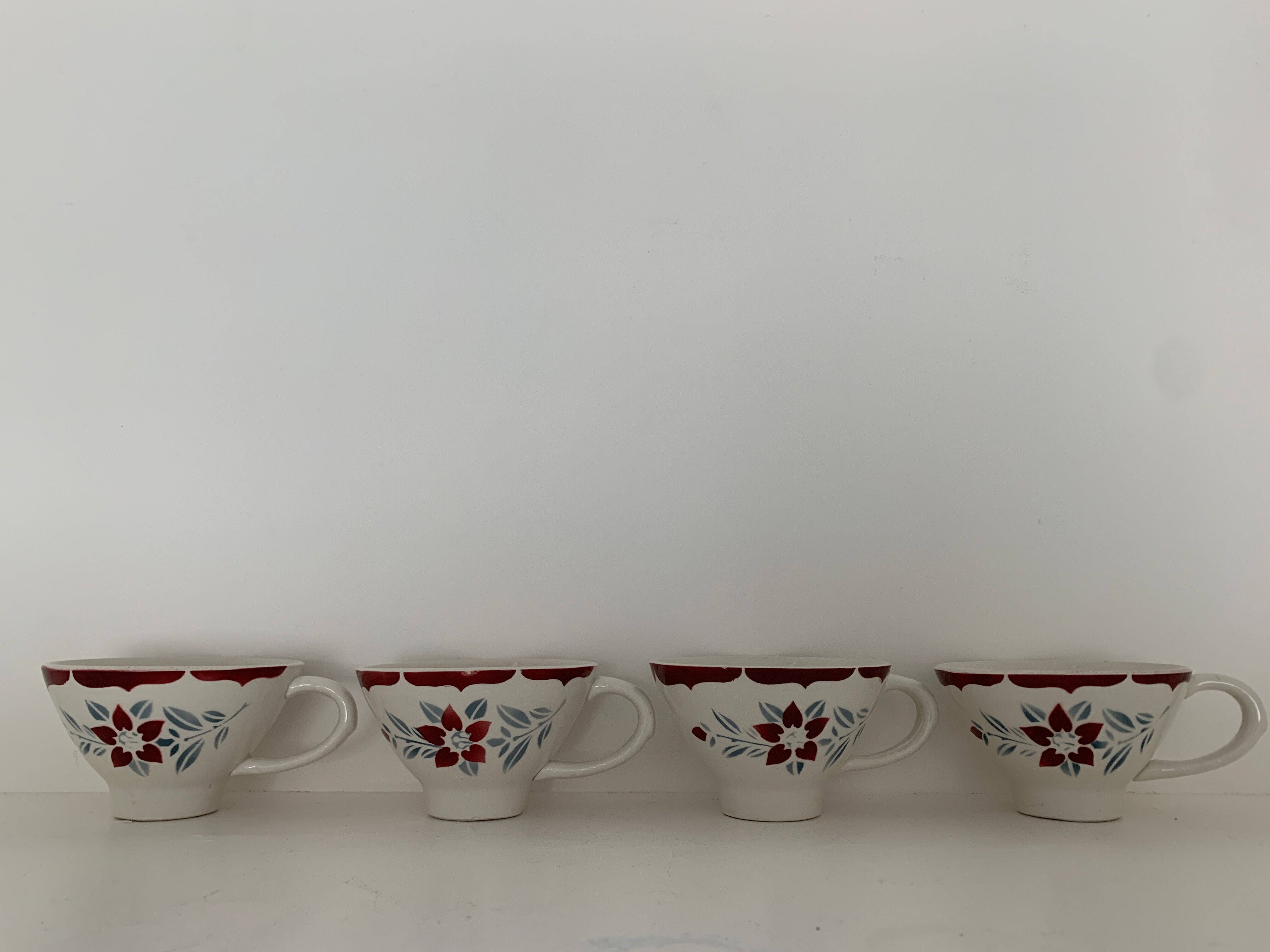 4 coffee cups old Moulin des Loups, France