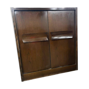 Buffet, bar brutaliste