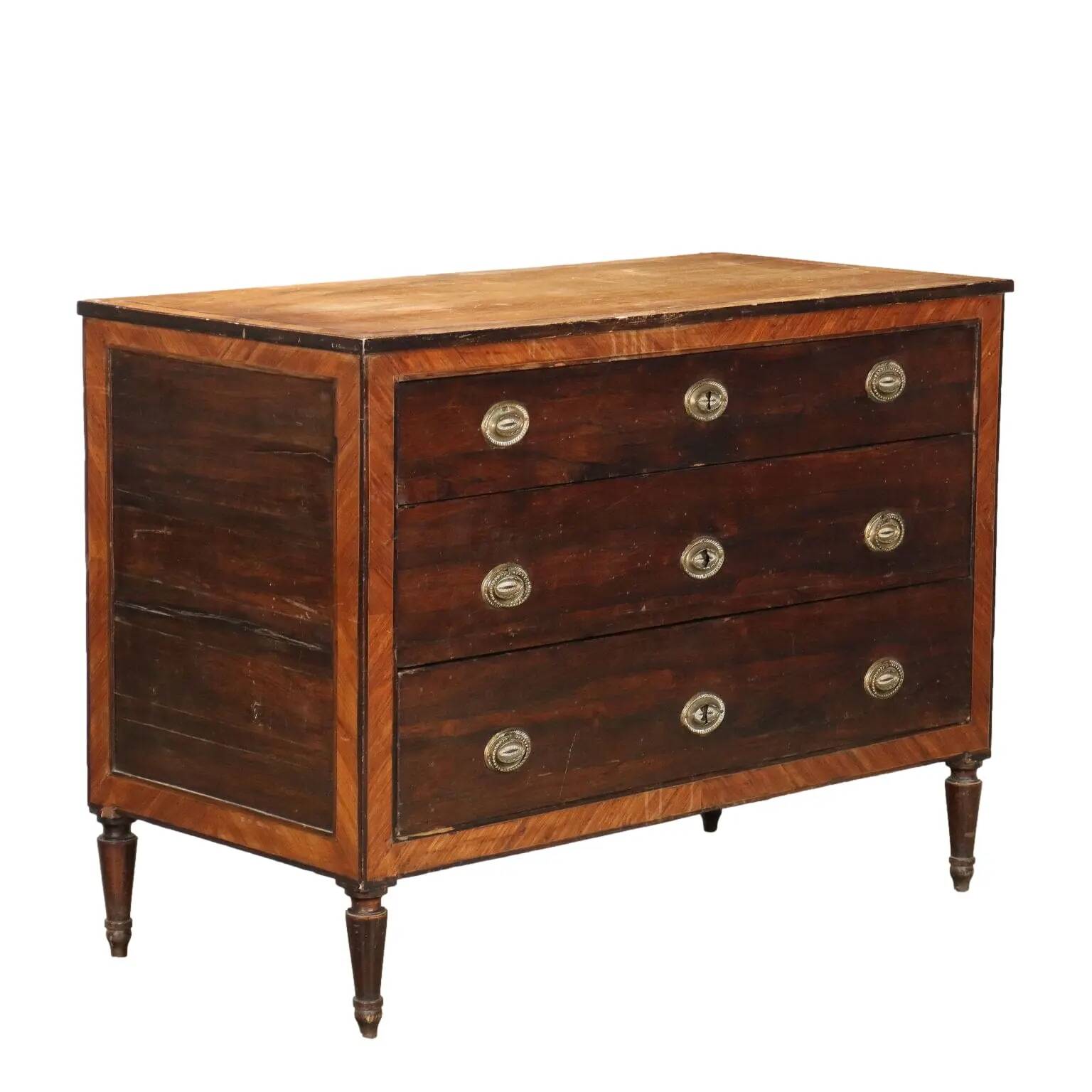 Antique Louis XVI commode in fir and walnut, Italy, 18th century.
