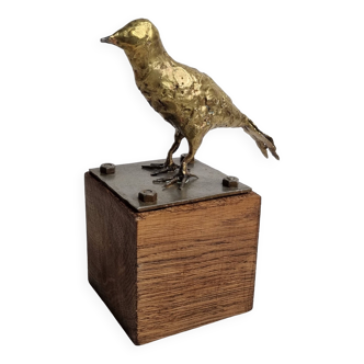 Welded brass bird sculpture, on base, 20 cm