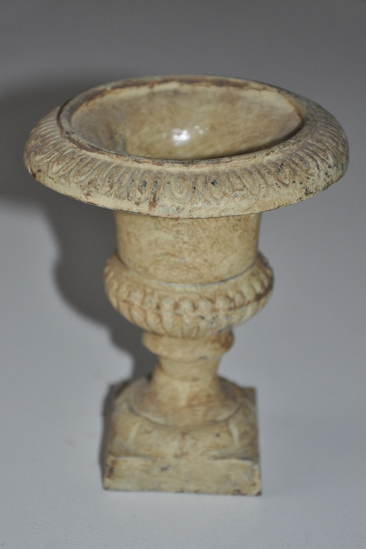 Miniature Medici vase in cast iron