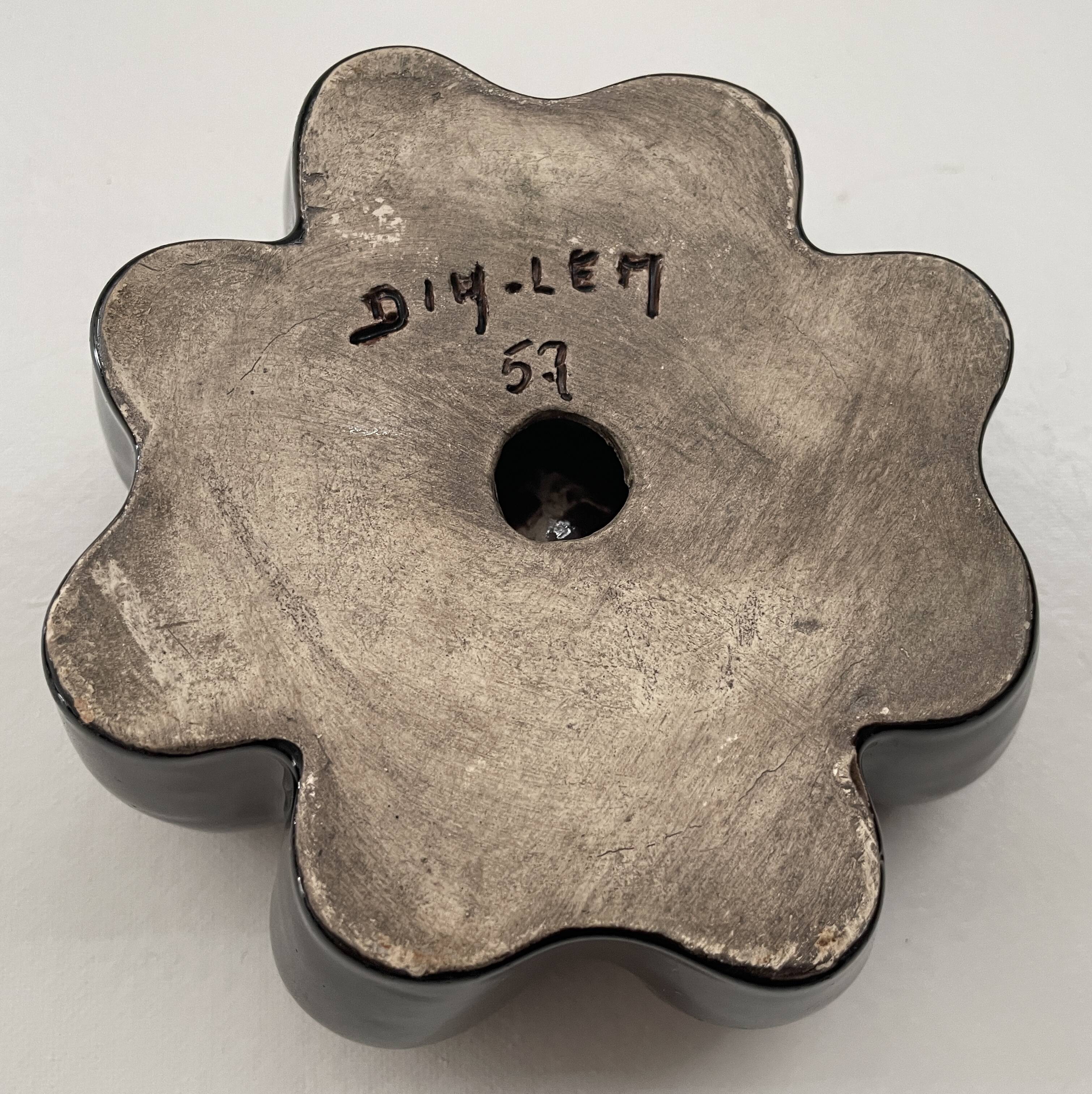 Ashtray or catch-all in ceramic from the 1950s, signed Dih-lem.