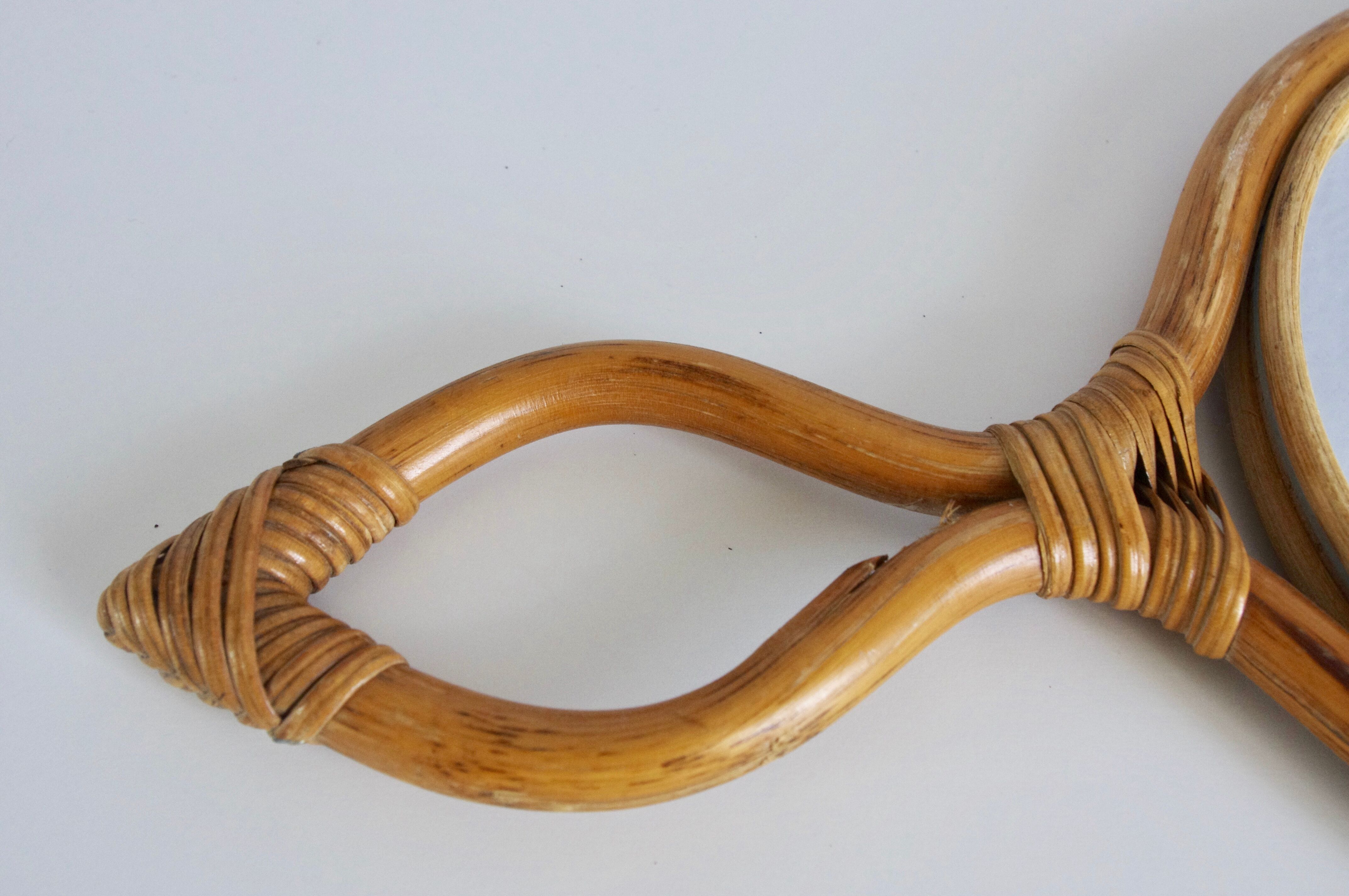 Rattan hand mirror 22x38cm