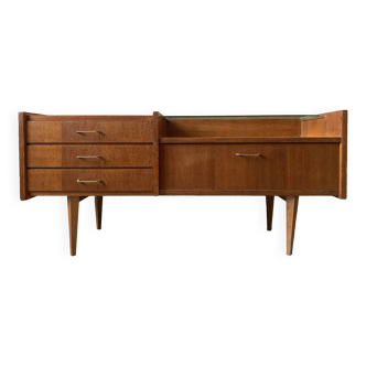 Vintage chest of drawers / sideboard from the 50s in golden oak