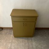 Small buffet, whisky color