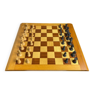 Wooden chess set, Staunton pieces