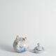 Bonbonnière en porcelaine florale bleu français de Swedish Grace par Allan Eberling, Bo Fajans.