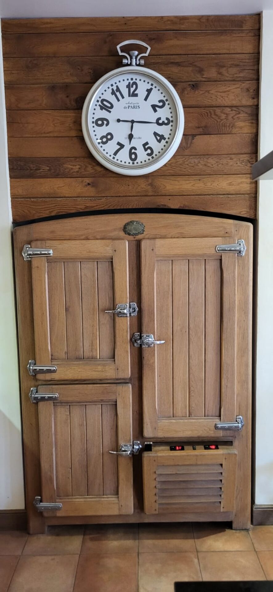 Solid oak refrigerator cabinet gelkit