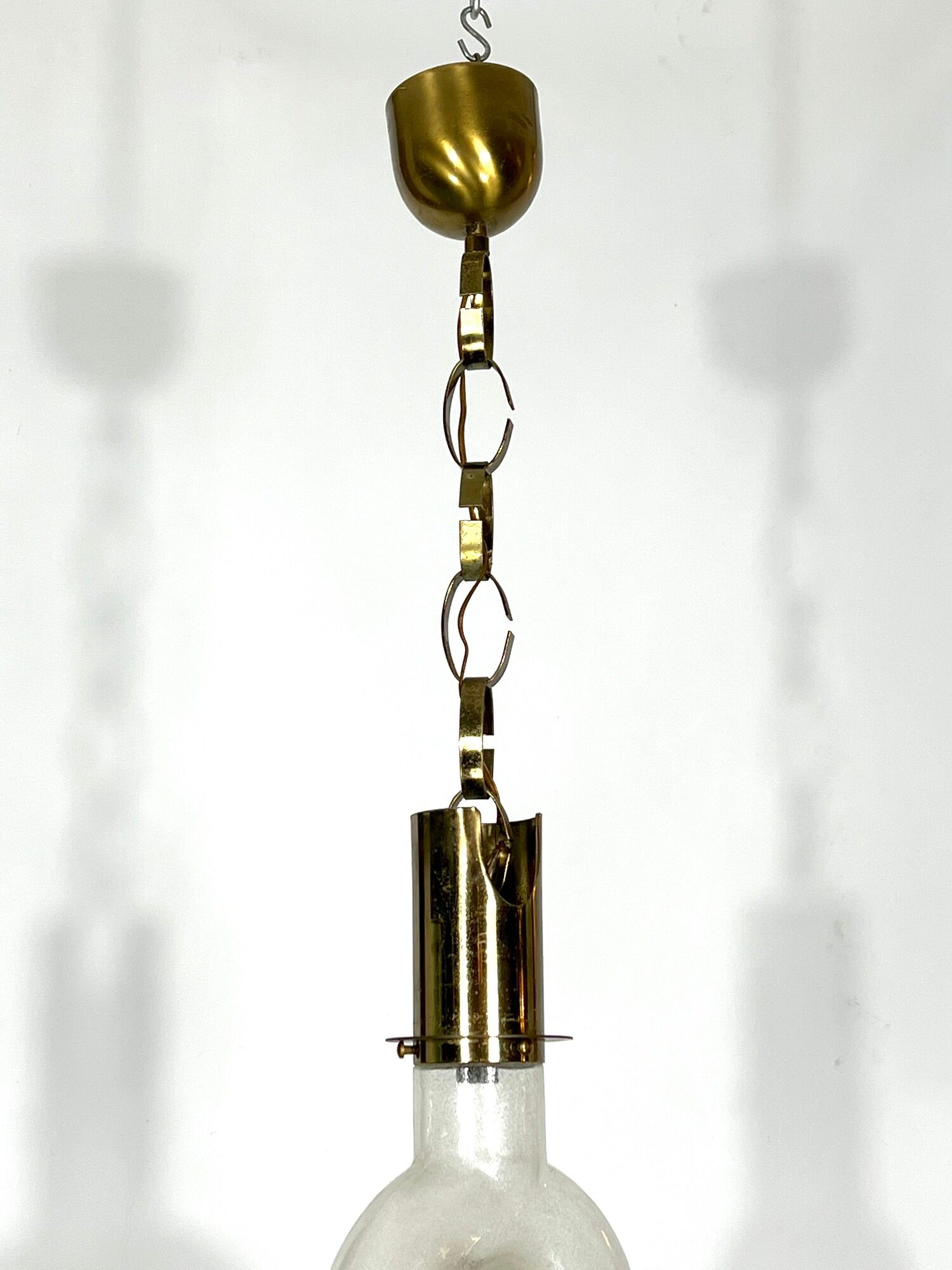 Mid-century modern brass and pulegoso chandelier by Carlo Nason