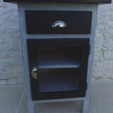 Furniture suitable for everywhere with a thick top, in solid wood