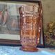 Vase verre moulé rose style Art Déco