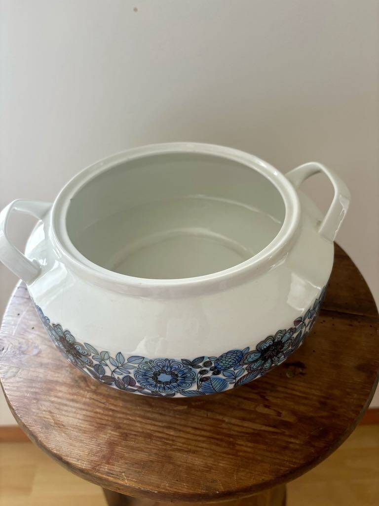 Sublime blue flower soup tureen, Spanish Pontesa porcelain