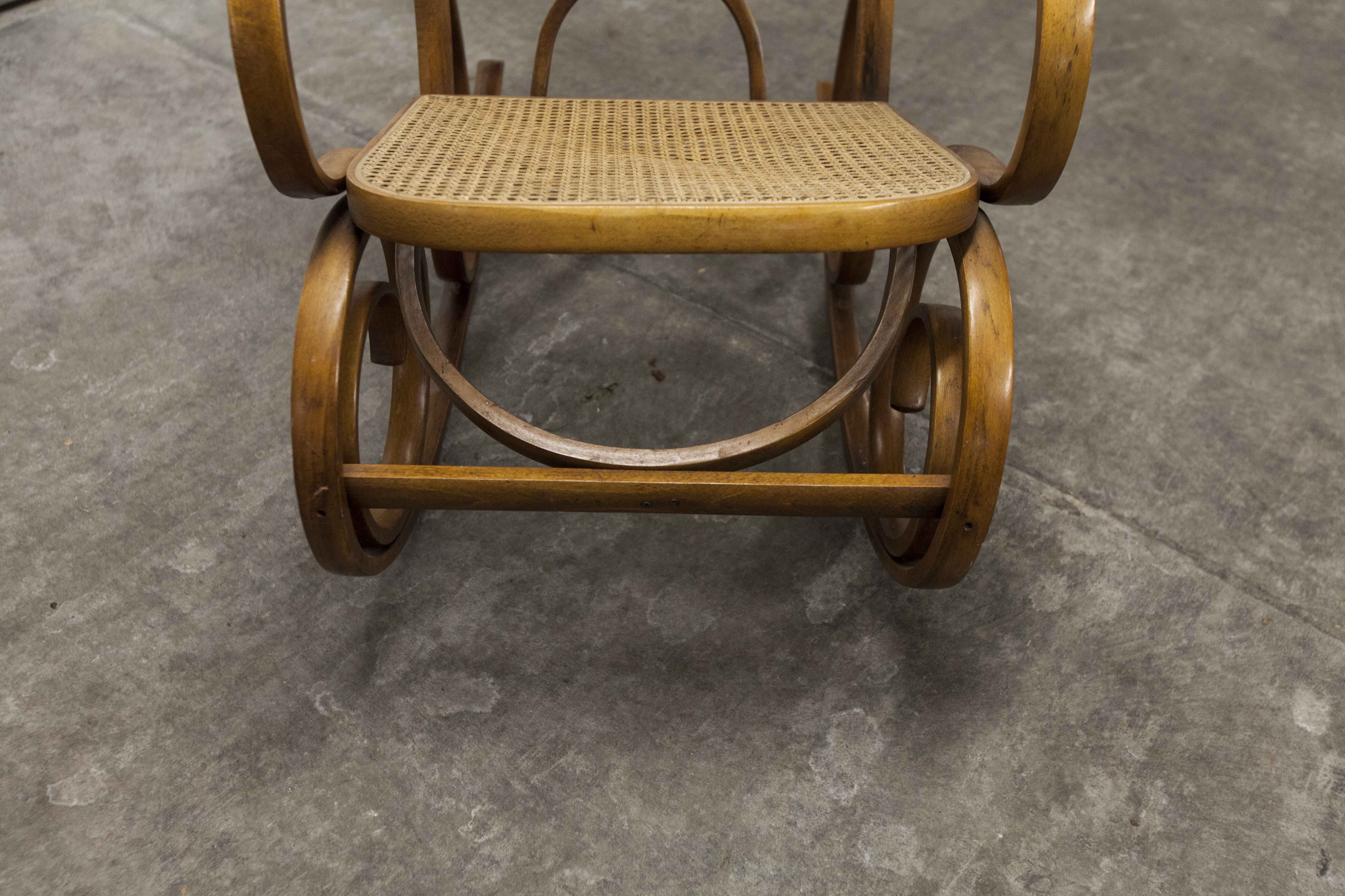 Rocking-chair Thonet 1900 cannage