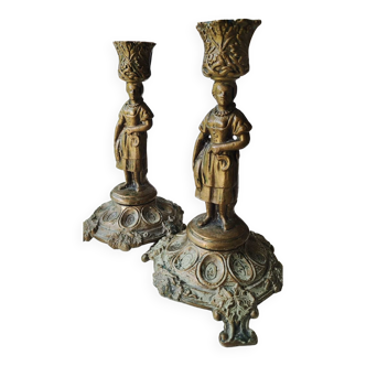 Pair of candlesticks torches style Antique / Louis XV .. Women carrying water, returning from fields. XIXth. In gilded bronze