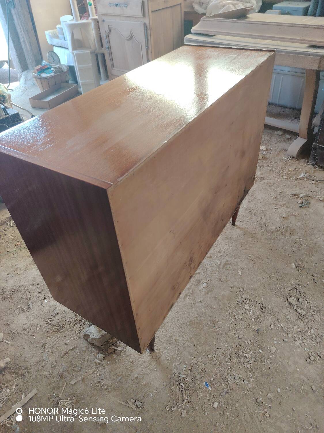 Commode asymétrique