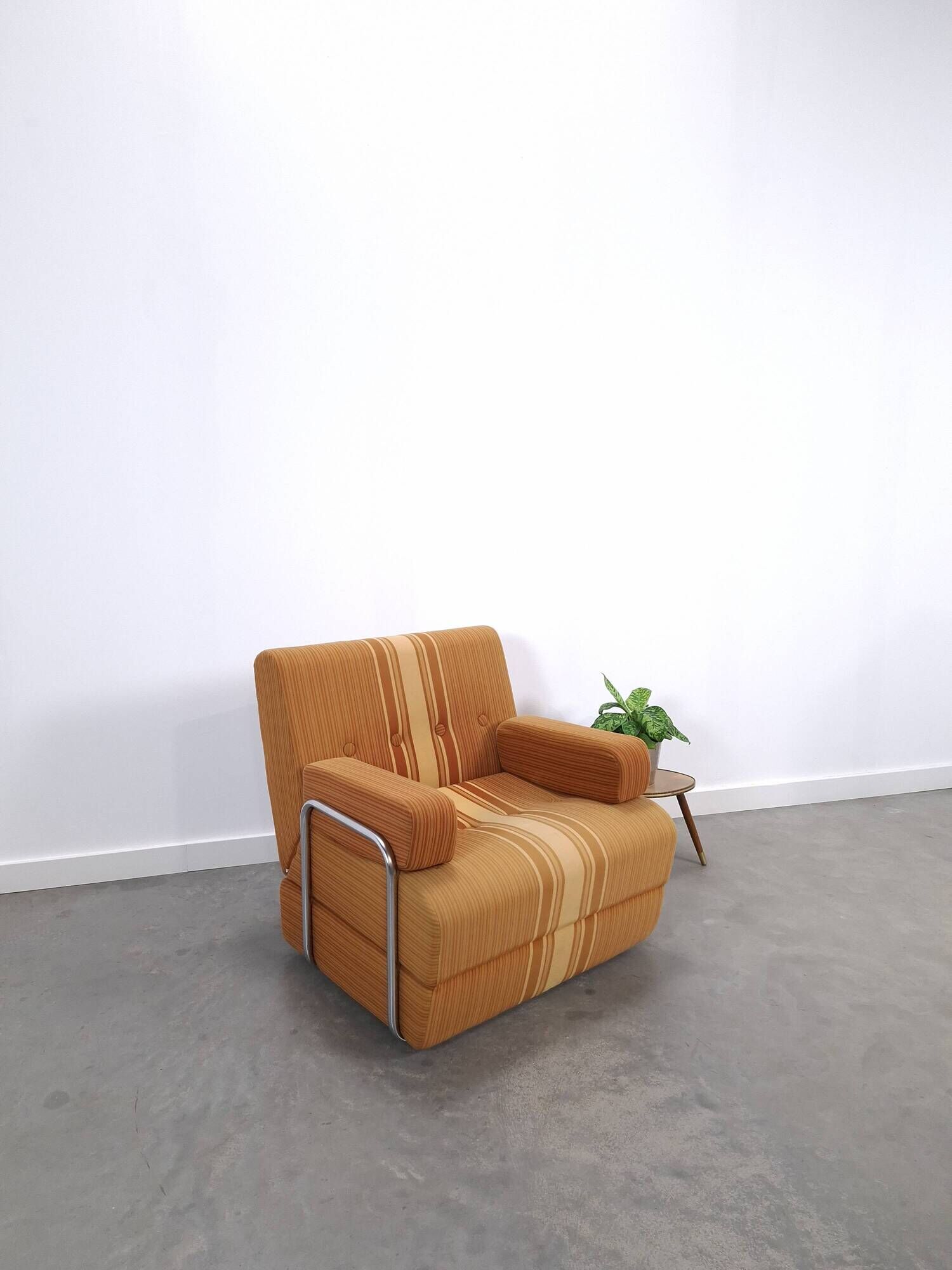 Vintage 1970s retractable lounge chair – Ochre yellow brown, sofa bed