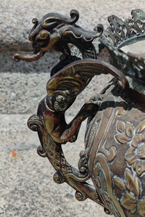 Ancienne jardinière en cuivre décor hindou