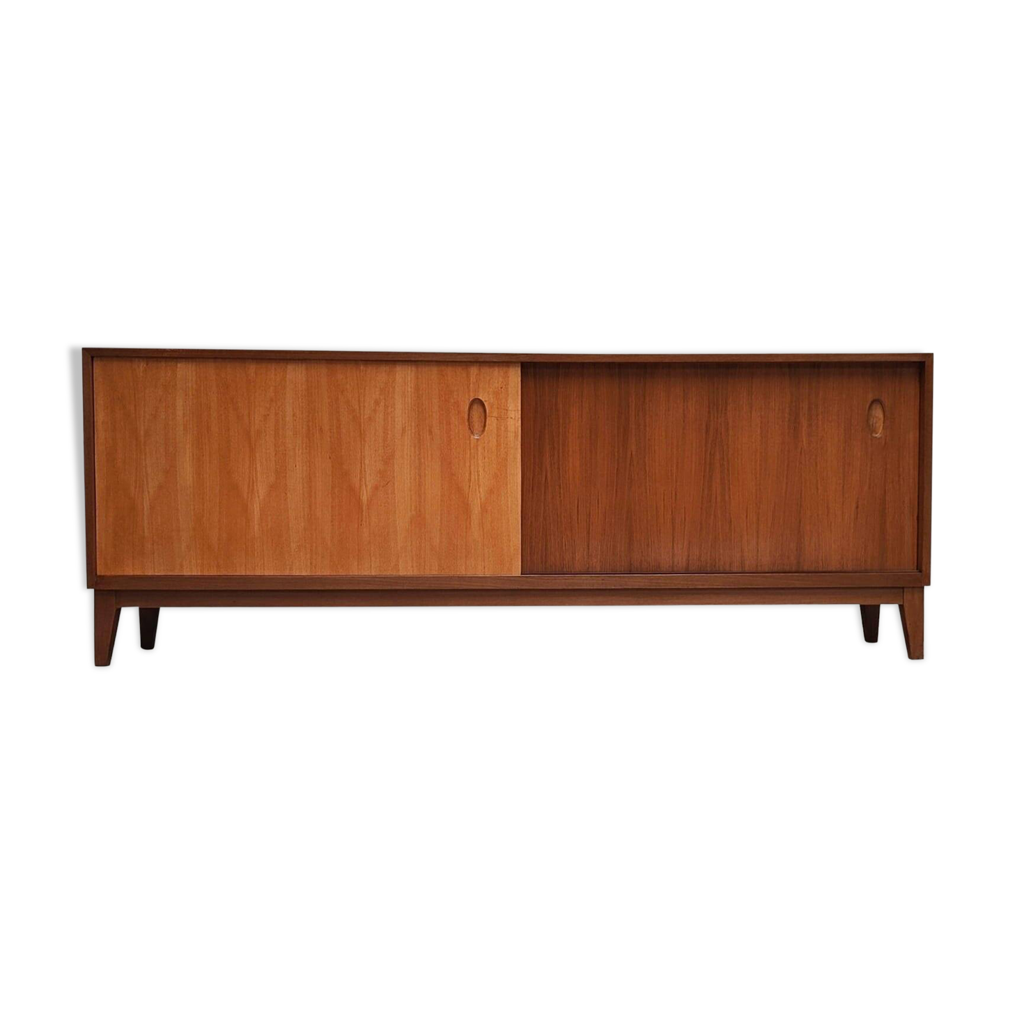 Buffet du milieu du siècle