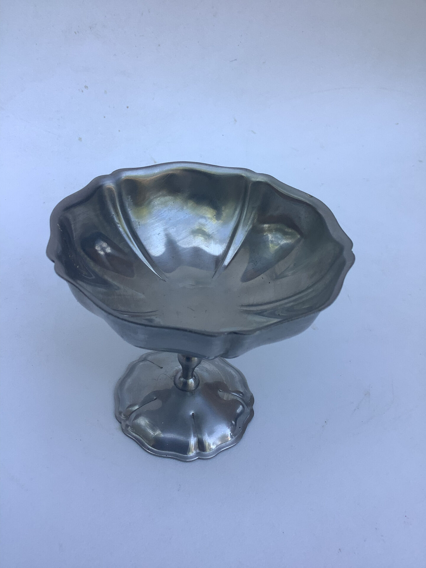 Title: Set of 5 Vintage Draped Stainless Steel Bowls