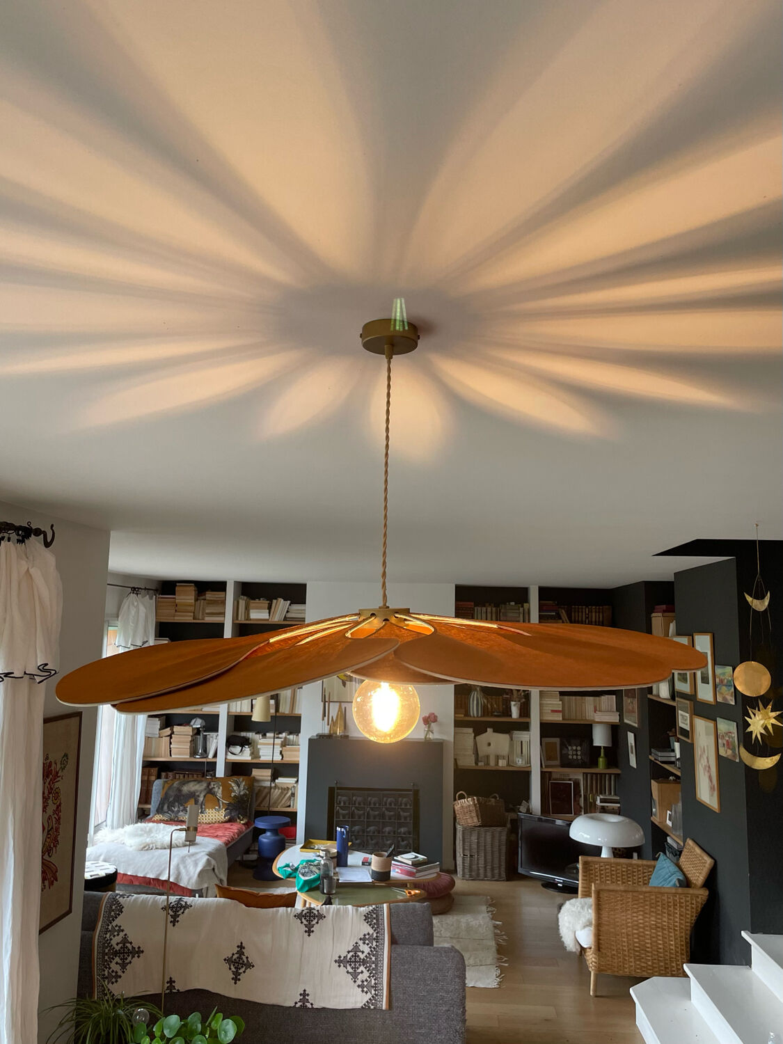 Suspension florale lin et rotin