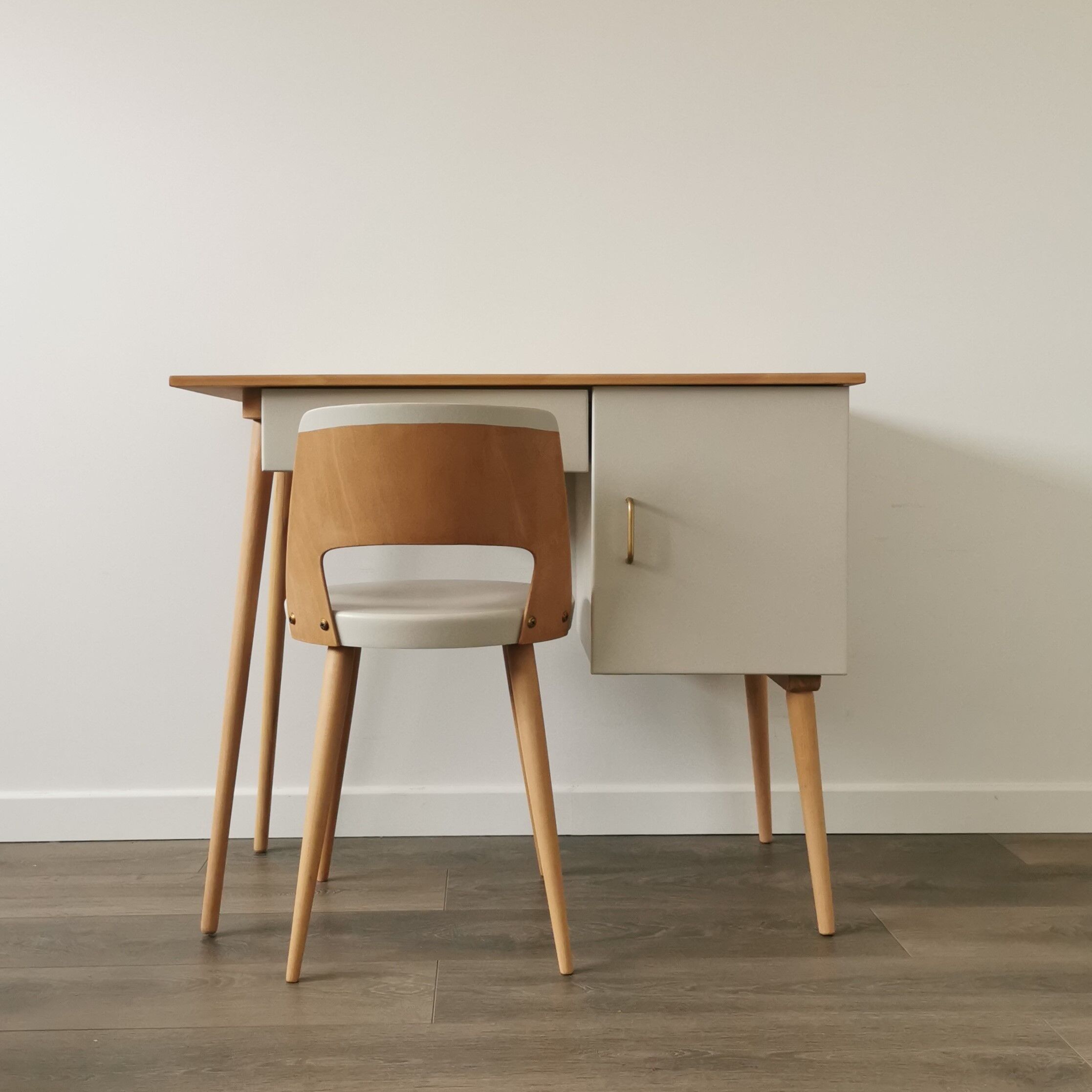Baumann desk and chair