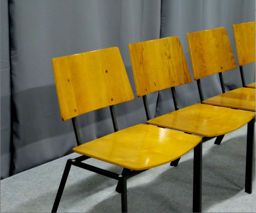 Lot of 4 oak chairs, 1974