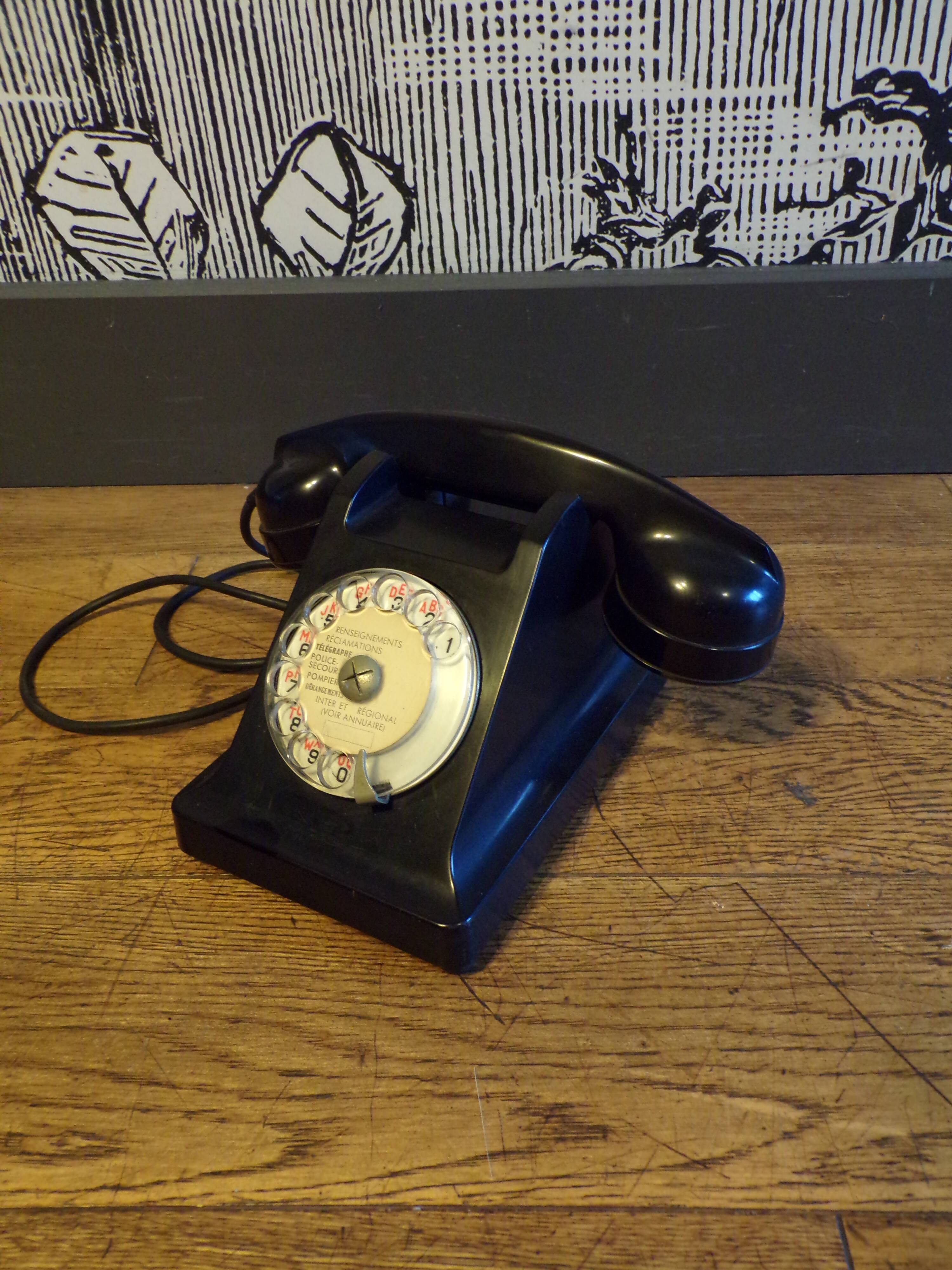 Vintage bakelite rotary telephone