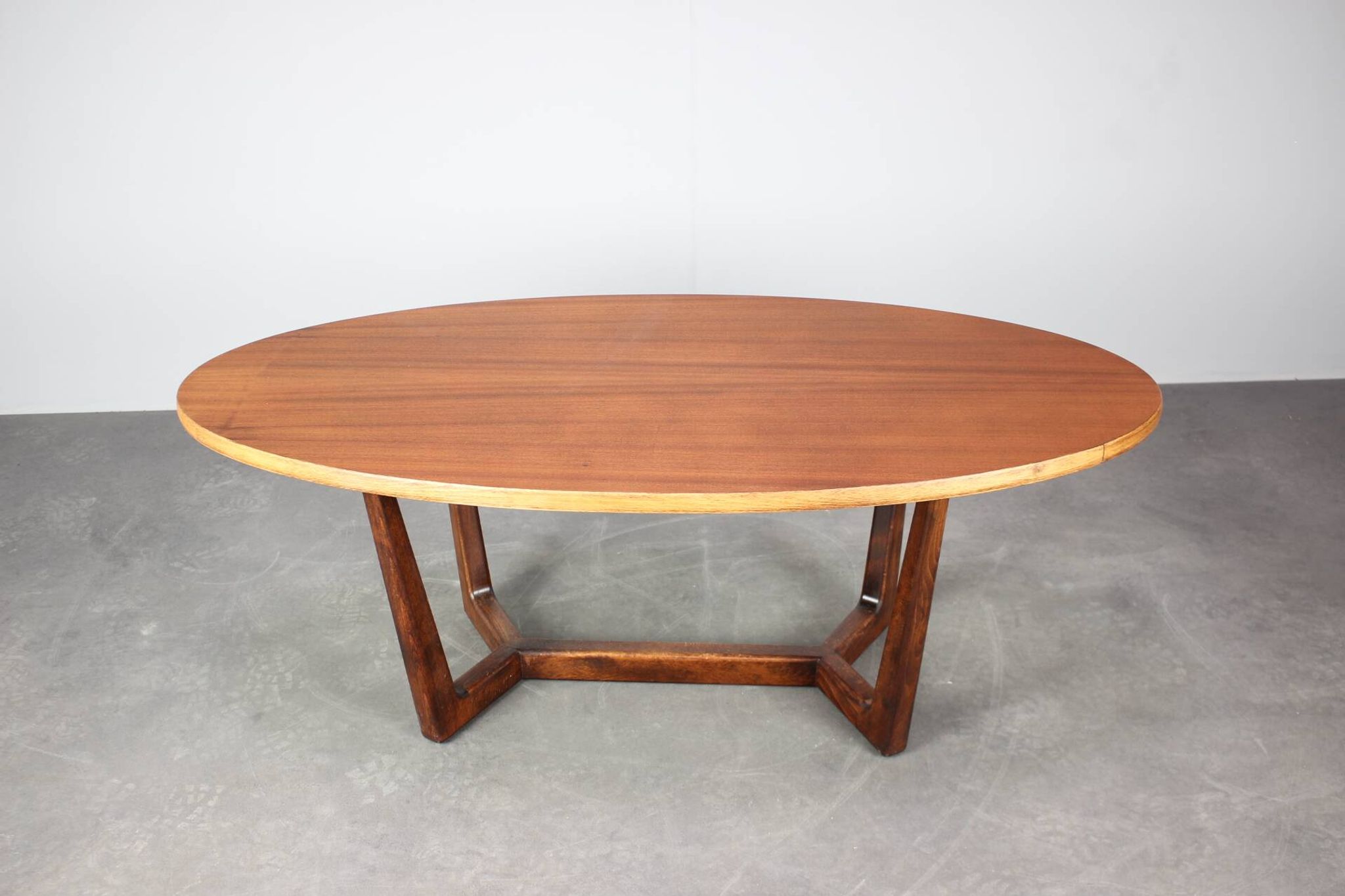 Table de conférence milieu du siècle par Dřevotvar, années 1960