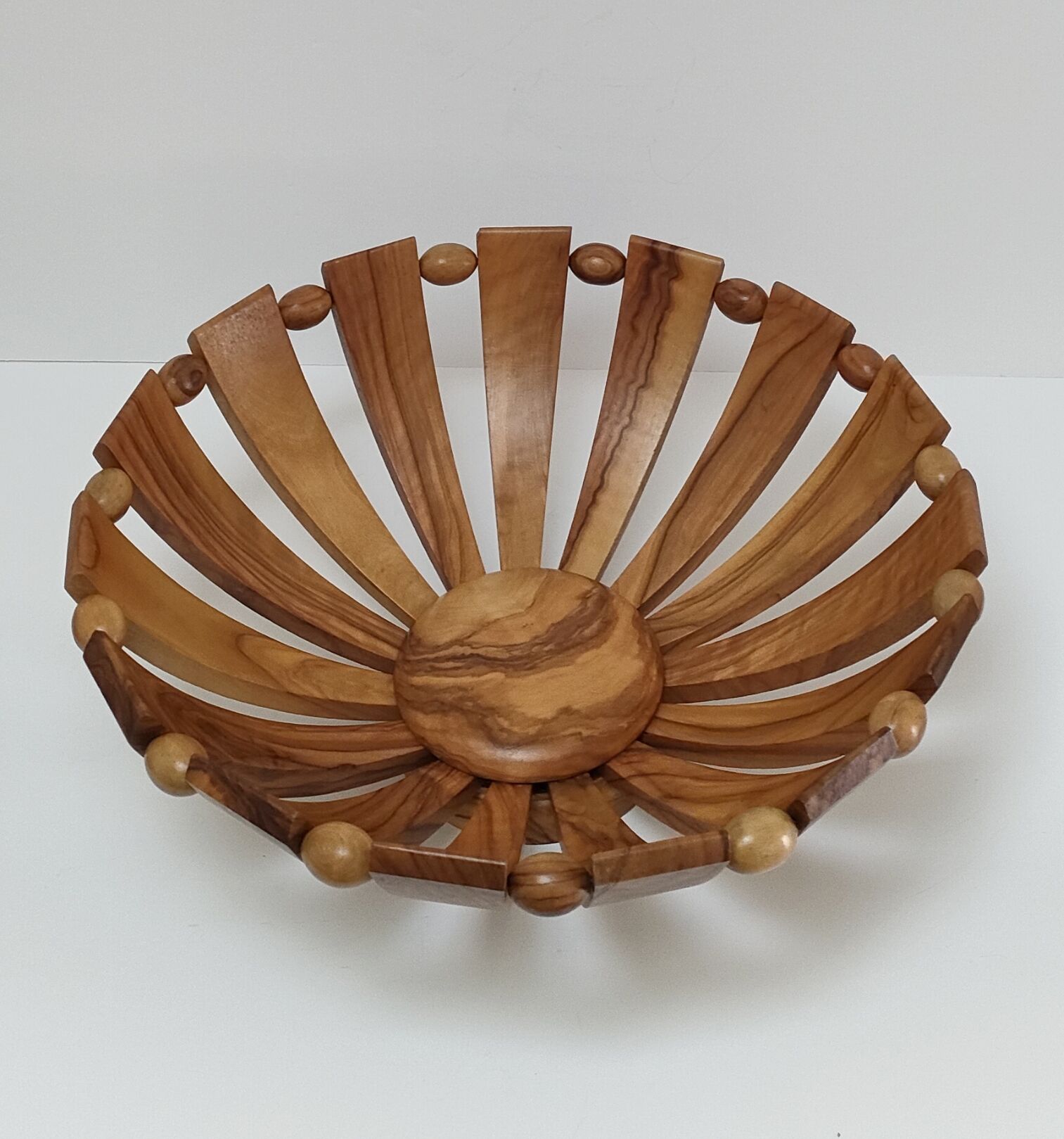 Fruit cup in olive wood vintage design