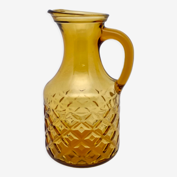 Carafe en verre ambré