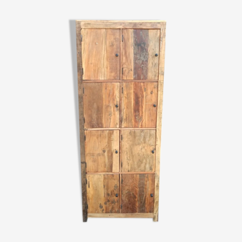 Armoire haute en bois ancien avec 8 portes