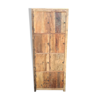 Armoire haute en bois ancien avec 8 portes